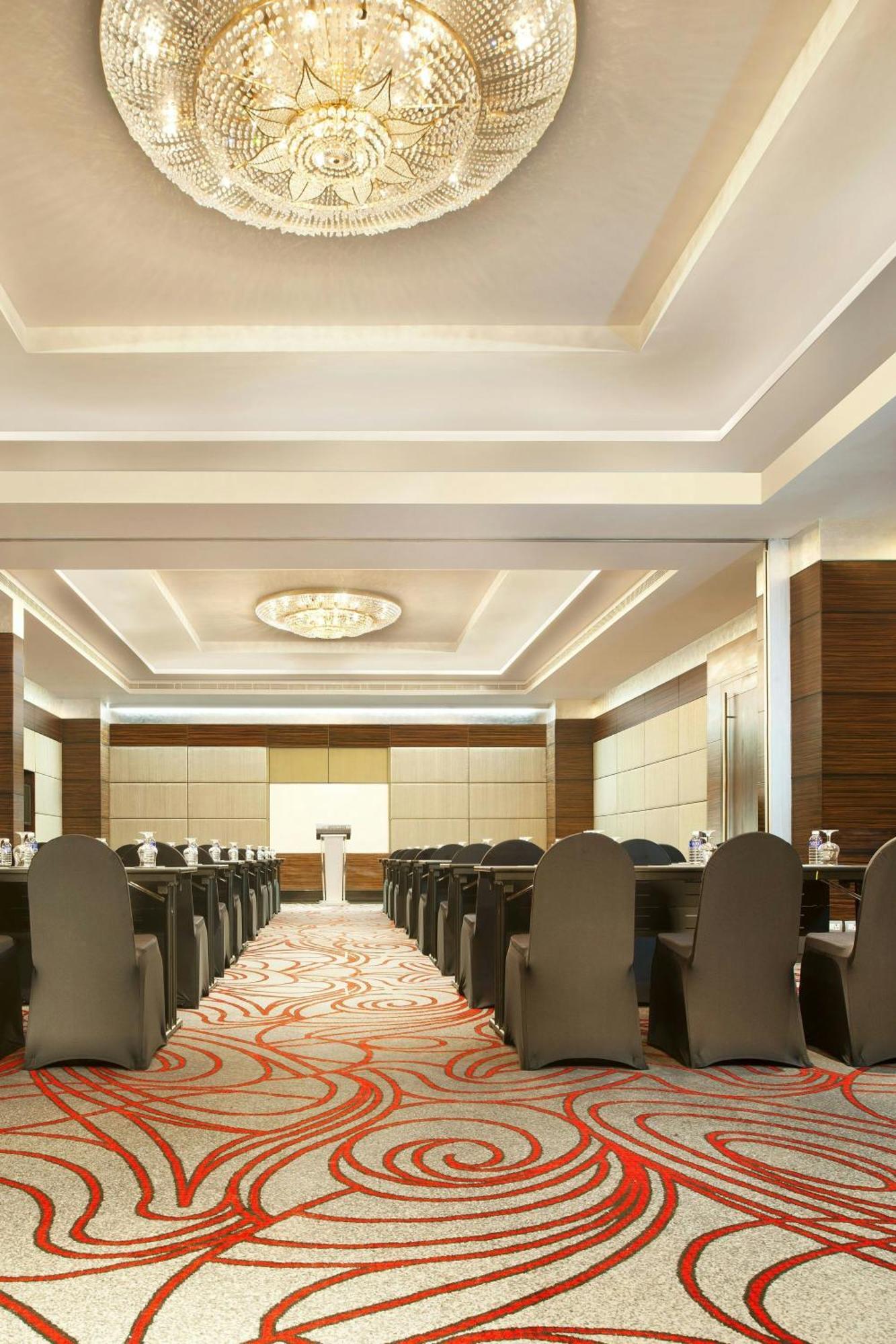 Le Meridien Коимбатур Экстерьер фото