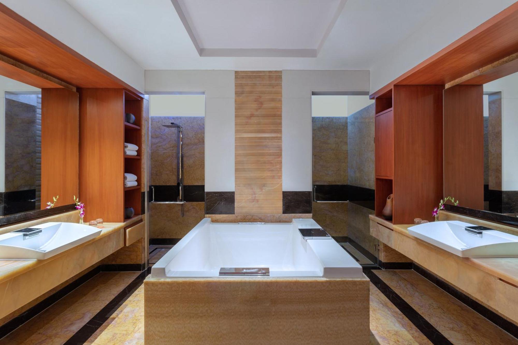 Le Meridien Коимбатур Экстерьер фото